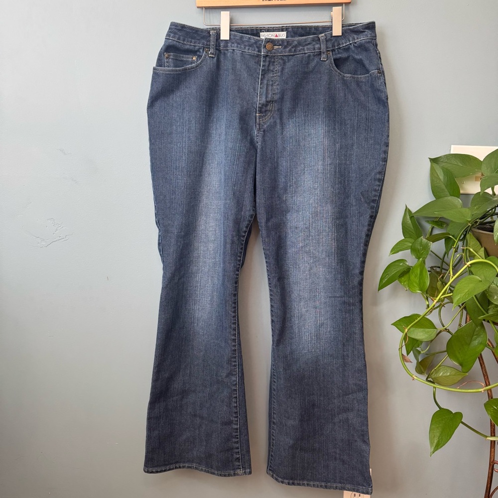 Fashion Bug Women's Boot Cut Jeans. Size 22W (actual 38x31) - Picture 10 of 10